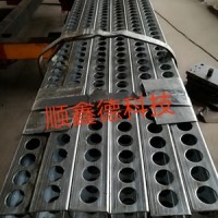 各種冷彎型鋼，沖孔打孔加工