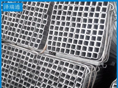 批發(fā)定做熱軋國標(biāo)矩形管 高速公路護(hù)欄搭建用大口徑焊接方管Q235