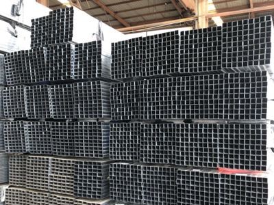 量力市場(chǎng)廠家批發(fā)鍍鋅管打圍廣告牌用50方管*1個(gè)厚 100方管*1.5厚