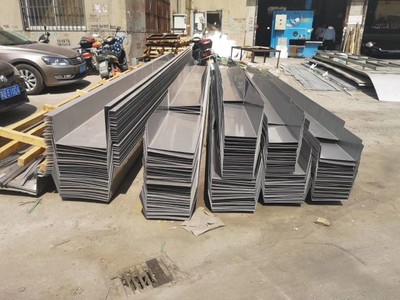 工廠(chǎng)304不銹鋼天溝水槽加工折彎定制201 定做1mm2mm3mm集水槽激光