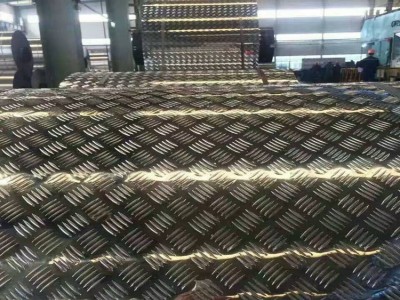 廠家供應(yīng)3003花紋鋁板 指針型防滑鋁板 五條筋防滑鋁板 橘皮花紋