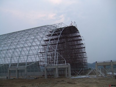 源頭工廠 設計定制 生產貨期短 籃球游泳館 體育館網(wǎng)架